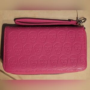 NEW Betsey Johnson Skull Wallet